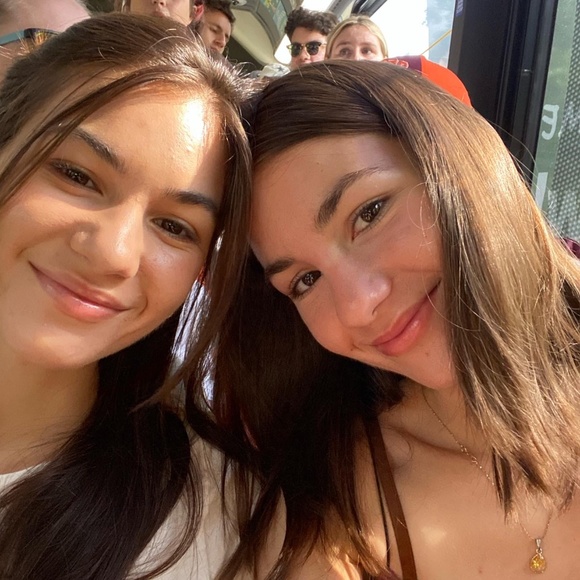 Meet your Posher, Jessica - Picture 1 of 1